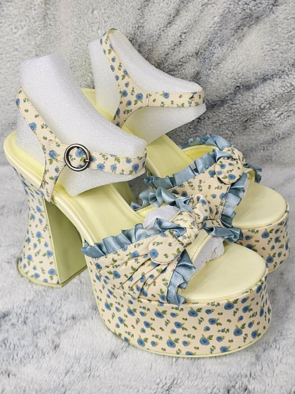 Dolls Kill Sugar Thrillz 9 Floral Yellow Blue Platform Sandals Ruffles Bow